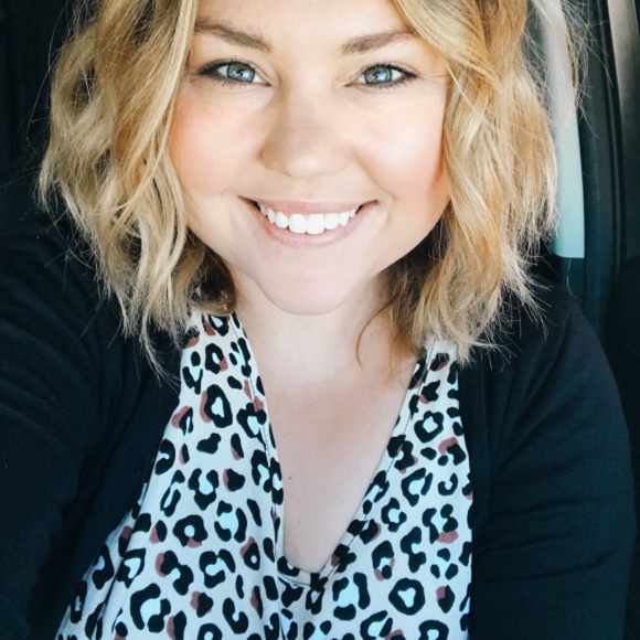 Meet your Posher, Sydni - Picture 2 of 2